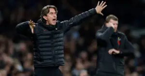 HLV Thomas Frank né câu hỏi về Eze và chỉ muốn nói về Messi cùng Ronaldo