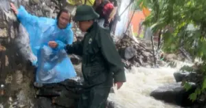Mưa lớn diện rộng, nhiều hộ dân ở Khánh Hòa phải sơ tán khẩn cấp
