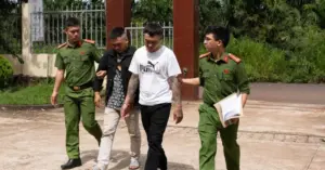 Đe dọa ép tiểu thương nộp tiền bảo kê, 8 đối tượng bị bắt