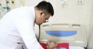 Cứu sống ngoạn mục nam sinh 17 tuổi hôn mê sâu vì u não hiếm gặp