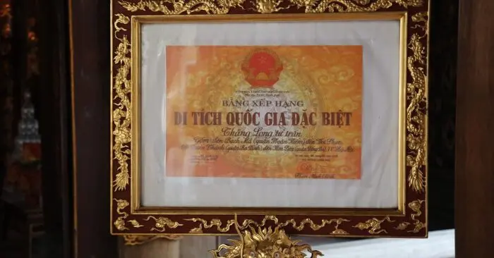 Đền Bạch Mã