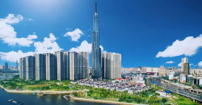 Vingroup lọt top công ty tốt nhất khu vực và khát vọng "xanh hóa"