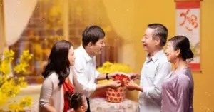 Tiền lì xì là phong tục quen thuộc mỗi dịp Tết Nguyên đán, nhưng phát đến mấy tuổi thì dừng lại vẫn là câu hỏi gây nhiều bối rối.