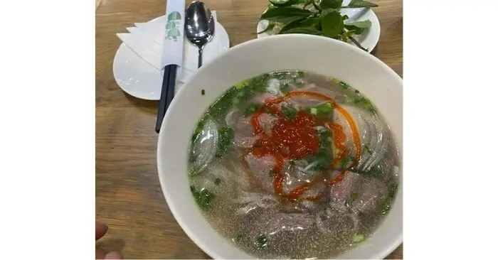 Hành khách bất ngờ với bát phở giá cao ở sân bay Cam Ranh