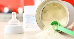 Sữa công thức chứa kim loại nặng: Cần minh bạch tiêu chuẩn an toàn cho trẻ