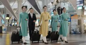 hàng không Việt tuyển tiếp viên