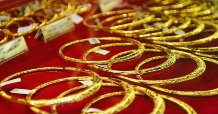 Giá vàng lên 5.500 USD: Khi kim loại quý trở thành "vịnh tránh bão"