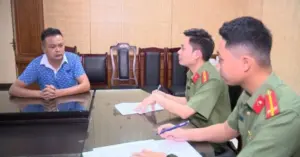 Phong - kham - phu - san - helia - lua - đao