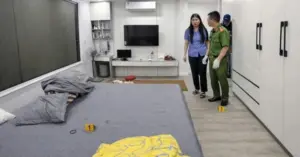 Cán bộ xã đánh vợ