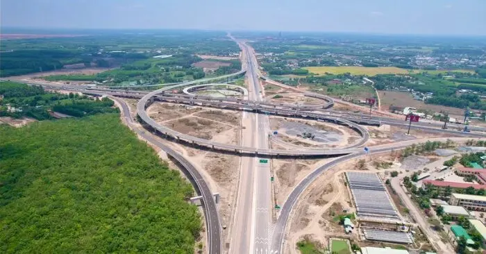 Thông xe 12 dự án cao tốc
