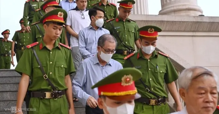 Phạt tiền thay tù