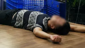 Chàng trai bị bỏ lại với hóa đơn 16 triệu đồng tại quán hải sản, cô gái trong nhóm sau đó chuyển 8 triệu đồng để hỗ trợ thanh toán.