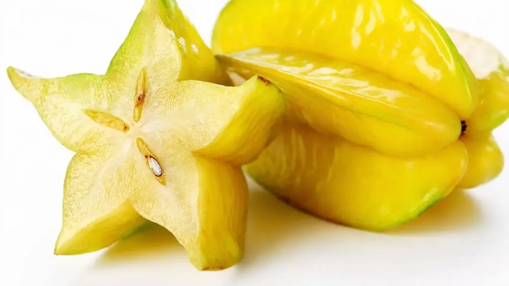 Quả khế có thể gây tổn thương thần kinh, suy thận cấp ở một số người. Tìm hiểu nguy cơ để sử dụng an toàn.