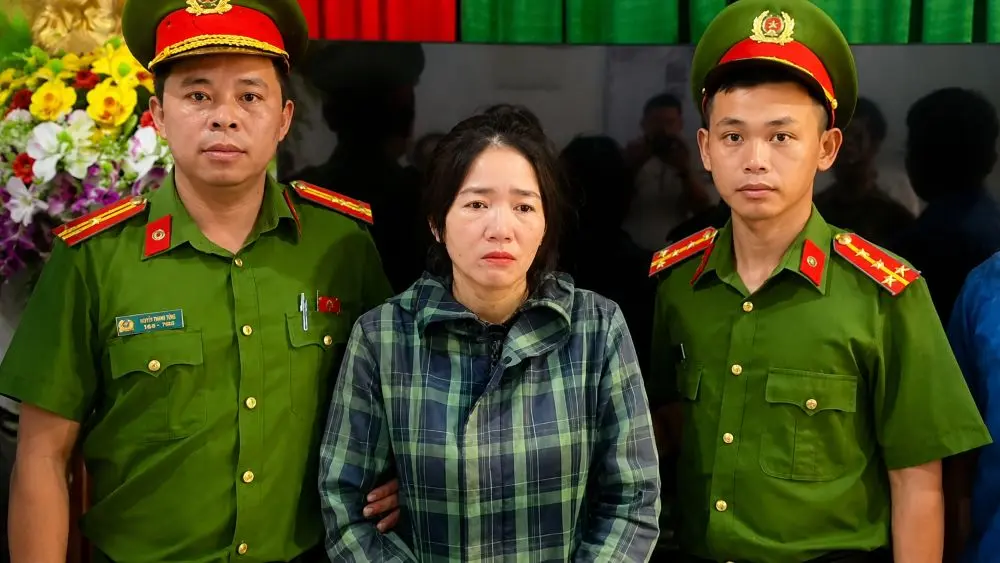Đối tượng truy nã đặc biệt nguy hiểm Đoàn Thị Thơ bị bắt sau hơn một năm lẩn trốn, vụ việc đang được cơ quan chức năng xử lý.