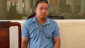 Người đàn ông chặn đầu ô tô CSGT có nồng độ cồn gấp đôi mức kịch khung, cơ quan chức năng đang điều tra, xử lý theo quy định.