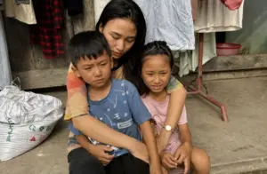 Chồng tử nạn nơi đất khách, người vợ nghèo cùng hai con nhỏ cầu cứu để đưa thi thể anh về quê nhà. Đọc câu chuyện đầy xót xa.