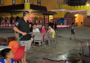 Công an xác minh vụ nghi dùng vòi nước đuổi khách tại khu vui chơi ở Cửa Lò, đoạn video lan truyền gây nhiều tranh luận.