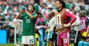 HLV Klopp và Pochettino cùng lên tiếng phản đối FIFA World Cup 2026 vì các quy định tiếp nước làm nát trận đấu chỉ để phục vụ các nhà đài Mỹ.