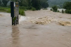 Mưa lớn tiếp diễn ở Bắc Bộ làm tăng nguy cơ lũ quét, sạt lở đất và ngập lụt. Cập nhật diễn biến và cảnh báo mới nhất.