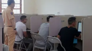 Quy định mới về sát hạch lái xe tại Nghệ An bãi bỏ bài thi mô phỏng, giúp học viên giảm áp lực và tập trung vào kỹ năng thực hành.