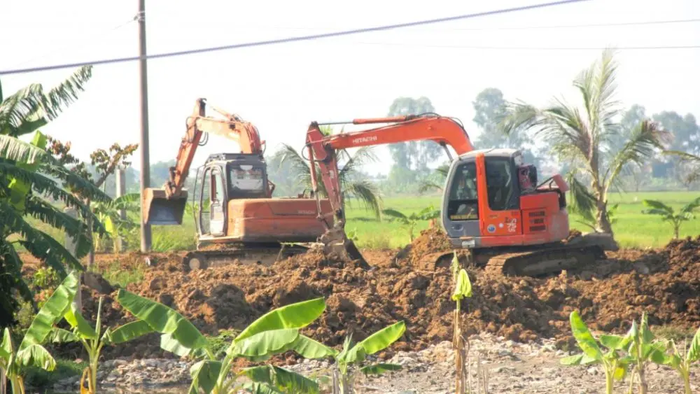 Nghệ An chỉ đạo kiểm tra, làm rõ vụ san lấp đất nông nghiệp trái phép tại xã Quảng Châu, yêu cầu báo cáo kết quả xử lý.
