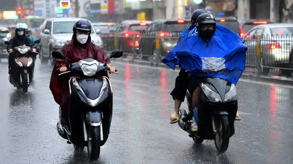 Thời tiết hôm nay 8-7: Bắc Bộ, Trung Bộ nắng nóng trở lại, Nam Bộ chiều tối có mưa to. Xem dự báo chi tiết các khu vực.