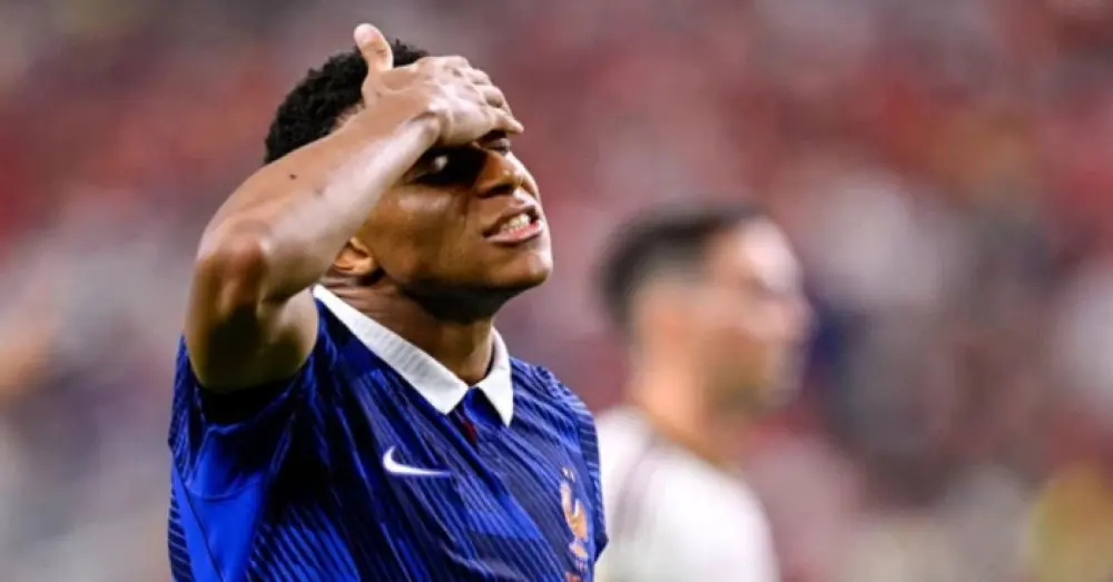Trận tranh hạng ba World Cup tiếp tục gây tranh cãi khi nhiều cầu thủ Pháp và Anh không muốn thi đấu. Xem lý do và những góc nhìn đáng chú ý.