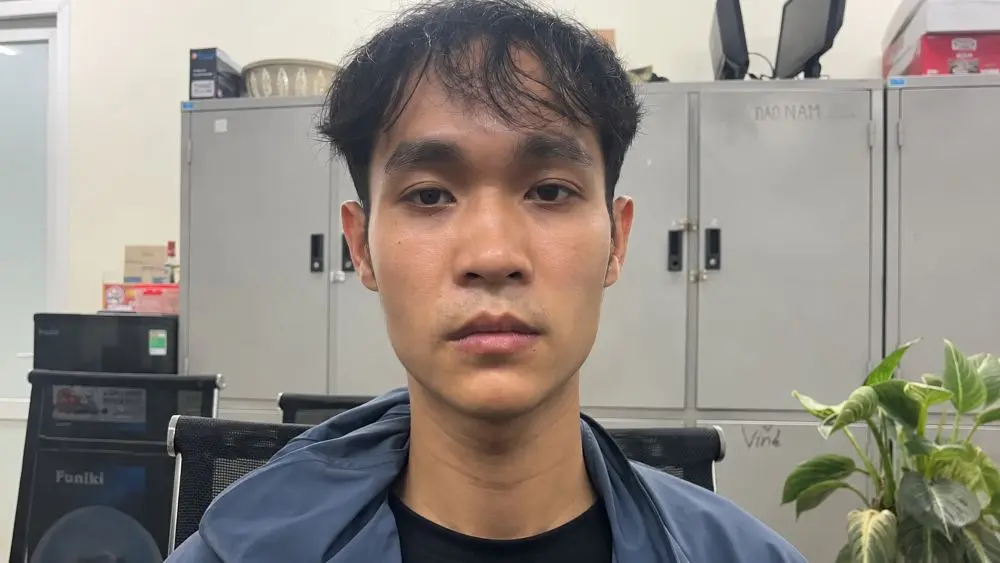 Siêu trộm Nguyễn Văn Chiến bị điều tra sau hàng loạt vụ đột nhập biệt thự, khiến nhiều chủ nhà mất tiền tỷ mà không hay biết.