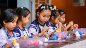 Đề xuất miễn, giảm học phí và hỗ trợ BHYT cho gia đình sinh hai con gái nhằm giảm mất cân bằng giới tính khi sinh.