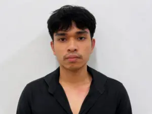 Thuê ô tô tạo vỏ bọc đại gia, nam thanh niên bị cáo buộc lừa người yêu và mẹ người yêu chiếm đoạt hơn 1,4 tỉ đồng. Xem chi tiết vụ việc.