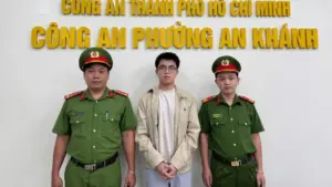 Cao Minh bị khởi tố, bắt tạm giam sau vụ lái Porsche drift tại khu đô thị Sala, TP.HCM. Xem diễn biến vụ việc.