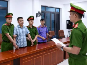 Phê chuẩn bắt khẩn cấp giáo viên Nguyễn Hà Duy: góc nhìn pháp lý về trách nhiệm của những người liên quan trong vụ việc.