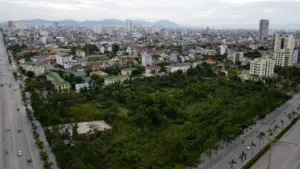Khu đất vàng hơn 3,7ha tại Nghệ An sau hơn 10 năm bỏ hoang được đưa ra đấu giá với giá khởi điểm hơn 824 tỷ đồng.