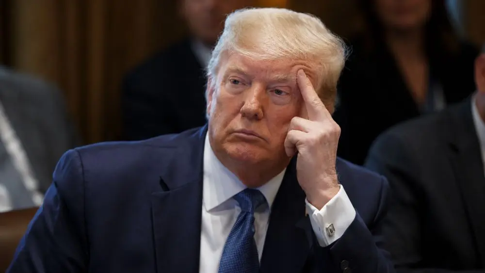 Ông Trump cân nhắc nước cờ tiếp theo với Iran sau diễn biến căng thẳng, hé lộ lựa chọn chiến lược của Mỹ.