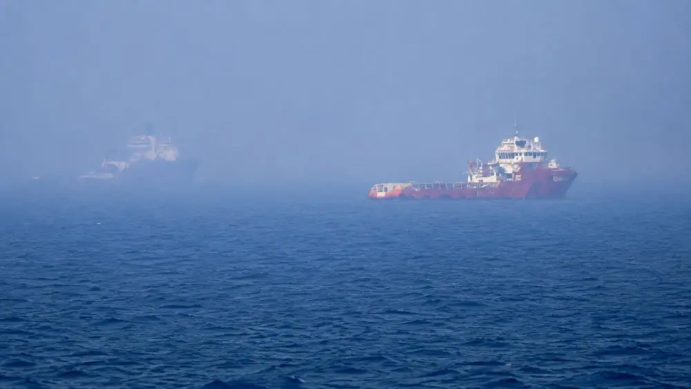 Cuộc đấu tại eo biển Hormuz có nguy cơ đẩy chiến sự Iran sang giai đoạn nguy hiểm, làm gia tăng rủi ro an ninh và bất ổn khu vực