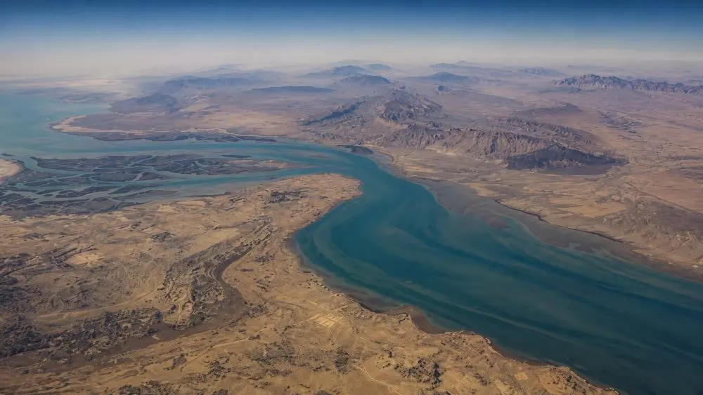 Vì sao Mỹ và Iran rơi vào thế bế tắc tại eo biển Hormuz? Phân tích cục diện đối đầu và những yếu tố khiến chưa bên nào giành ưu thế.
