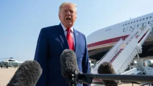 Tổng thống Mỹ Trump áp dụng chiến thuật "một đổi một" với Iran, hé lộ cách tiếp cận mới trong đàm phán giữa căng thẳng leo thang.