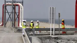 Các nước Vùng Vịnh tăng tốc xây đường ống dẫn dầu tránh eo biển Hormuz, giảm rủi ro gián đoạn xuất khẩu giữa căng thẳng khu vực
