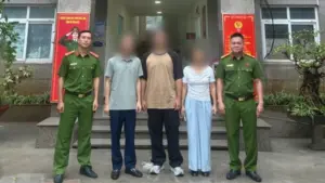 Nam sinh năm cuối suýt trở thành nạn nhân của chiêu trò "bắt cóc online" được công an hỗ trợ trở về an toàn cùng gia đình.