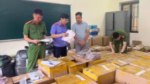 Khởi tố người đàn ông làm giả gần 16.000 sản phẩm nhãn hiệu Owen, thu lợi hơn 2 tỷ đồng. Xem diễn biến vụ án và tang vật bị thu giữ.