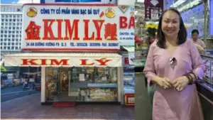 Khởi tố bà chủ tiệm vàng Kim Lý Lê Thị Ngọc Mỹ trong vụ buôn lậu kim cương. Hé lộ hoạt động kinh doanh và kết quả tài chính của doanh nghiệp.