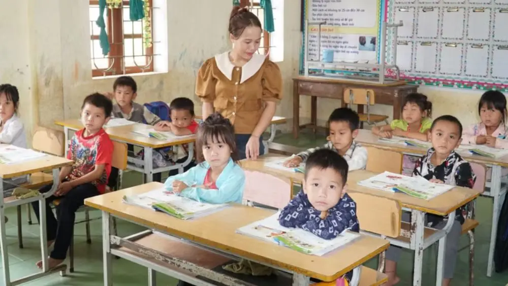 Nghệ An đặt mục tiêu giảm tối thiểu 35% đầu mối cơ sở giáo dục công lập, nhiều xã sẽ phải sáp nhập trường theo lộ trình. Xem chi tiết.
