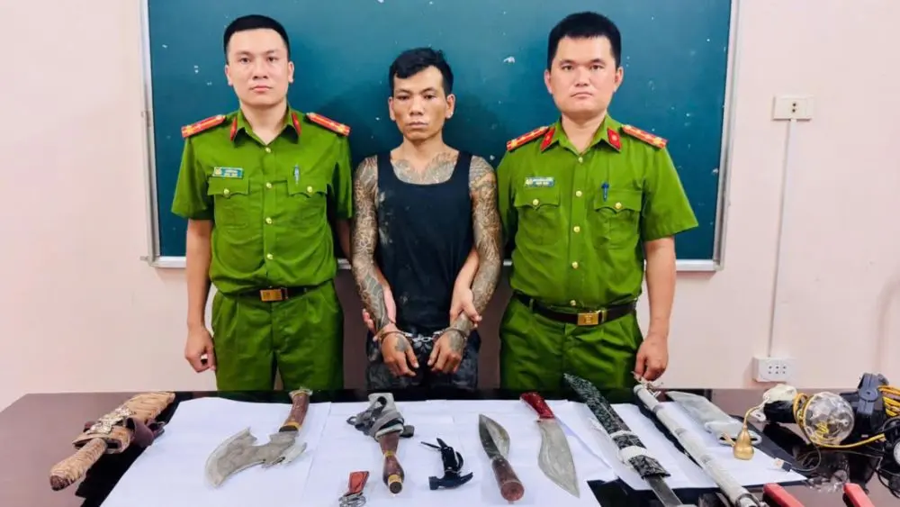 Thủ "hàng nóng" bán ma túy, Vi Văn Nhạc bị Công an bắt giữ cùng tang vật. Xem diễn biến vụ án và quá trình triệt phá.