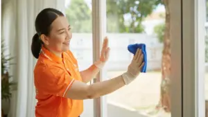 Thuê người giúp việc không báo UBND xã, phường, đặc khu có thể bị phạt đến 3 triệu đồng theo Nghị định 283, có hiệu lực từ 10/9.