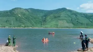 Hai cậu cháu tử vong dưới hồ thủy lợi ở Quảng Trị sau một đêm mất tích. Xem diễn biến vụ việc và thông tin từ cơ quan chức năng.