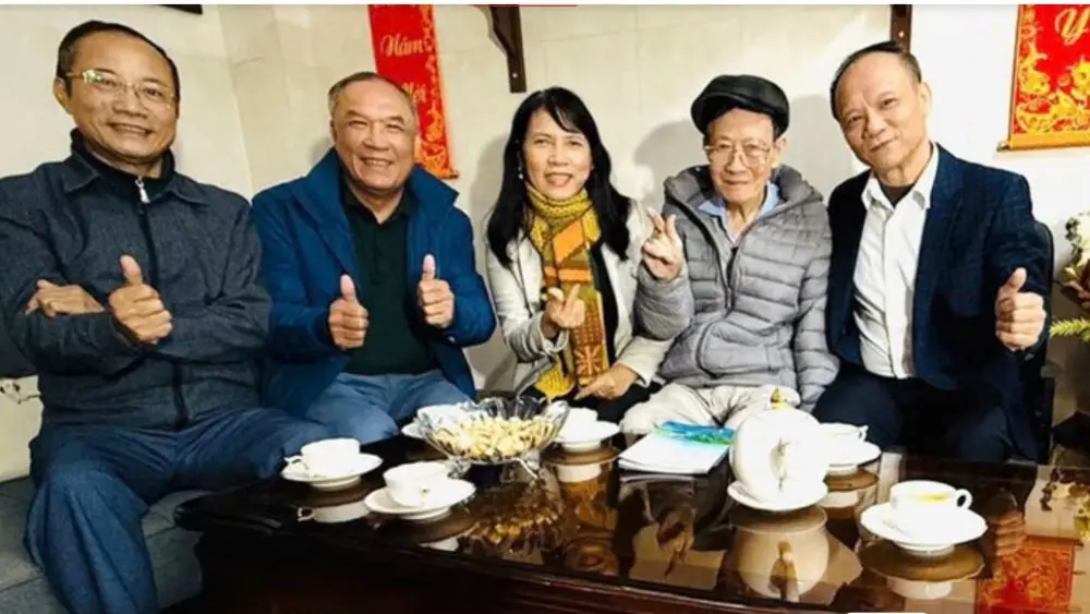 Nhà giáo Ưu tú Lê Thái Phong để lại dấu ấn sâu đậm trong nhiều thế hệ học trò với hơn 40 năm cống hiến cho giáo dục xứ Nghệ.