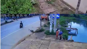 Bé trai 11 tuổi ở Sơn La nhanh trí cứu em họ đuối nước bằng xe scooter, hành động bình tĩnh nhận nhiều lời khen từ cộng đồng.
