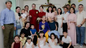 Vợ chồng nghèo nhất xóm núi nuôi 8 con thành thạc sĩ, tiến sĩ bằng nghị lực và tinh thần hiếu học, truyền cảm hứng mạnh mẽ.