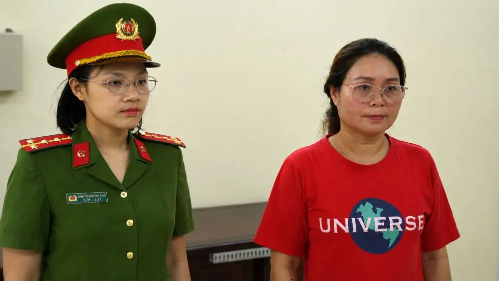 Khởi tố bà Lê Thị Hải Anh, làm rõ hành vi bị cơ quan điều tra cáo buộc. Theo dõi diễn biến mới nhất của vụ việc.