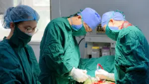 Lần đầu triển khai thành công kỹ thuật thay thân đốt sống Titan tại Nghệ An, mở ra cơ hội điều trị bệnh lý cột sống phức tạp ngay tại địa phương.